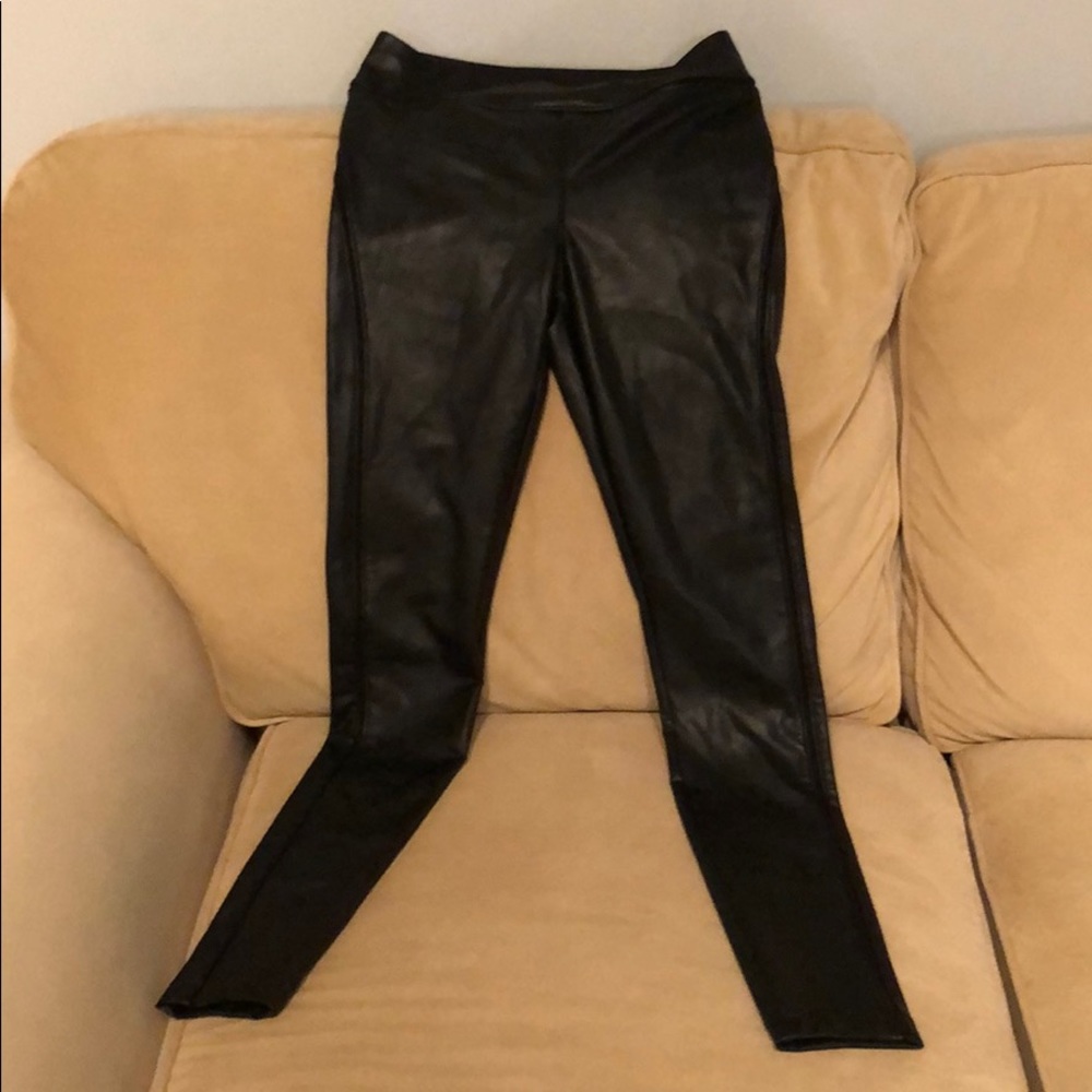 David Lerner Faux Lthr leggings w side seem detail